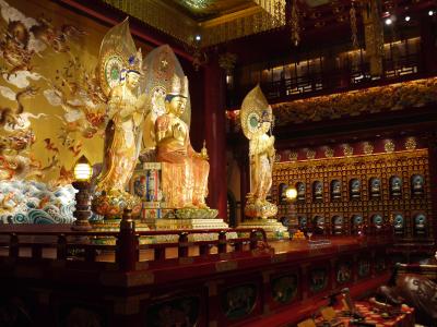 Buddhist temple in Singapore's Chinatown